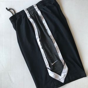 NIKE Basketball Shorts Black 11”
